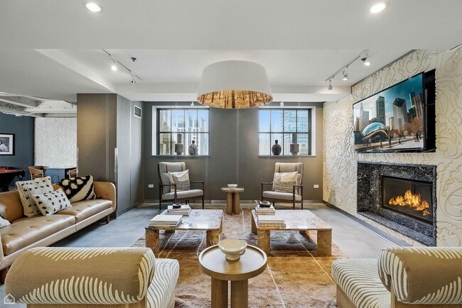 Building Photo - Randolph Tower City Apartments