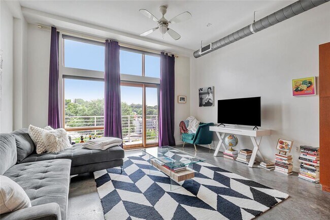 Foto del edificio - 2124 E 6th St