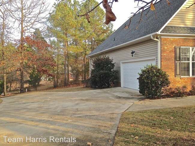 Building Photo - 3 br, 2.5 bath House - 16  Eagles Roost