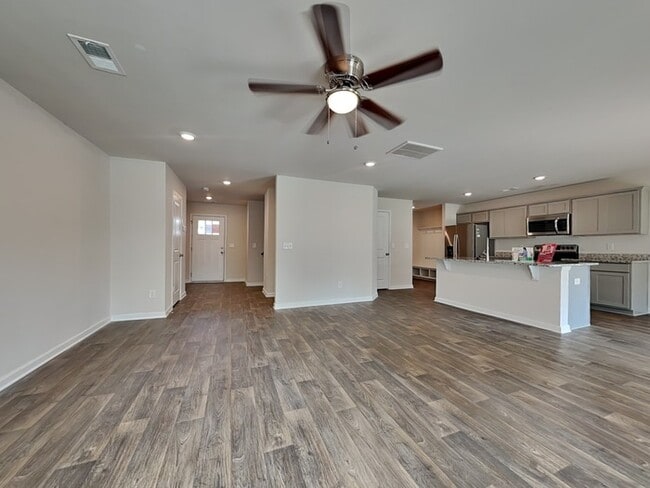 Building Photo - 420 Red Poll Wy
