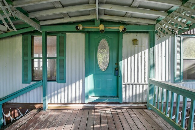 Foto del edificio - 19250 Amy Ln