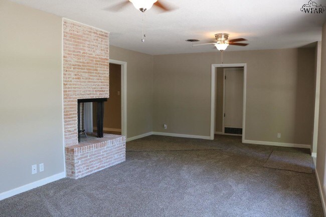 Building Photo - 4703 Nursery St