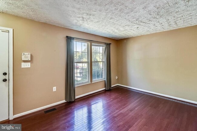 Building Photo - 7810 Foxcove Ct