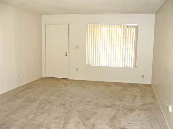 Building Photo - GREAT TEMPE LOCATION - 3 BED 2 BATH NOW AV...