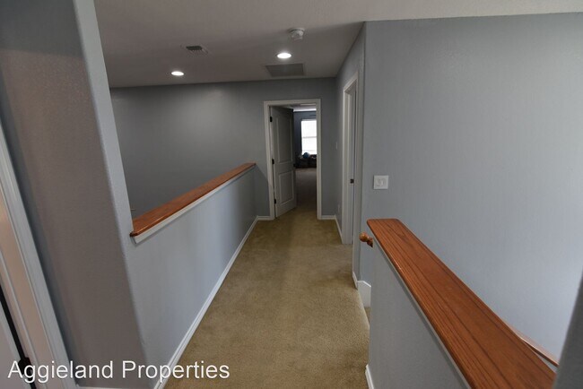 Foto del edificio - 4 br, 2.5 bath House - 3715 Bridle Court