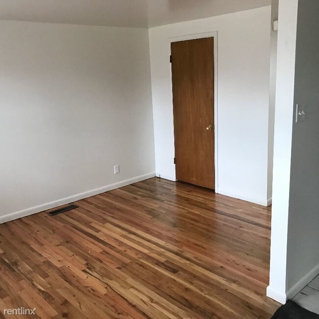 Foto del edificio - 1 br, 1 bath Apartment - 310 S. McKinley