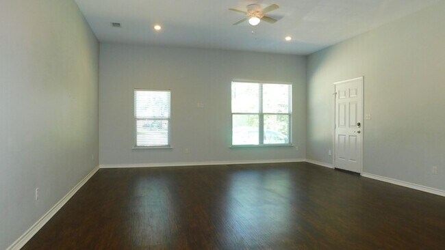 Building Photo - 2434 Haverhill Dr