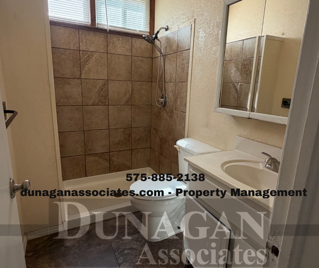 Building Photo - 2 Bedroom - 1 bath home