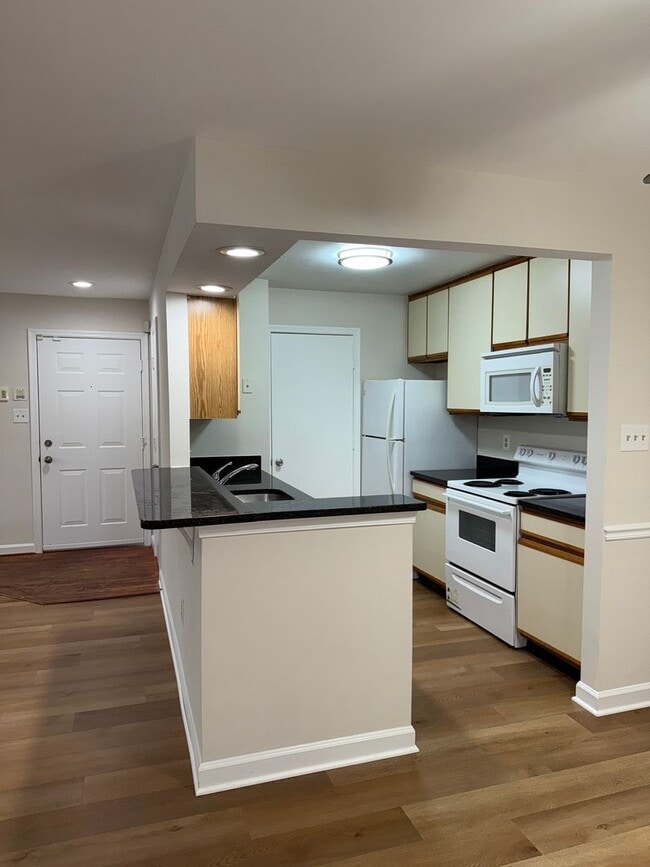 Building Photo - Silver Spring Condo with Modern Comforts a...