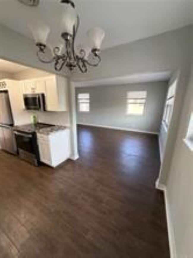 Building Photo - 2591 NE 55th Ct