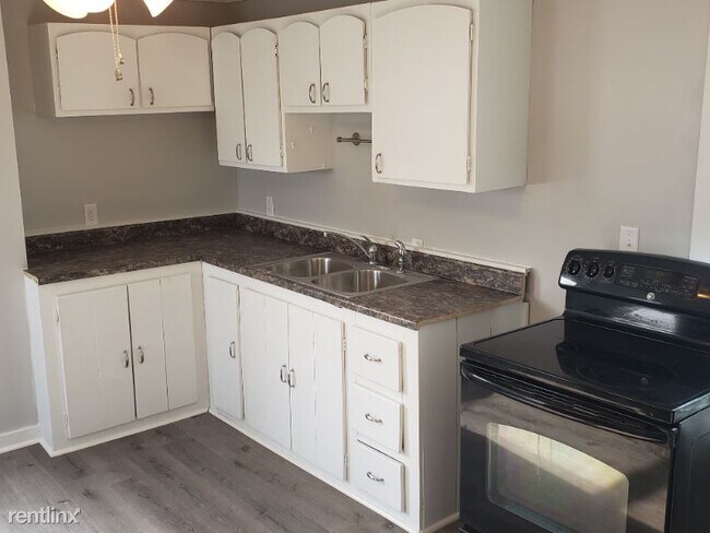 Building Photo - 2 br, 1 bath House - 1124 5th Avenue