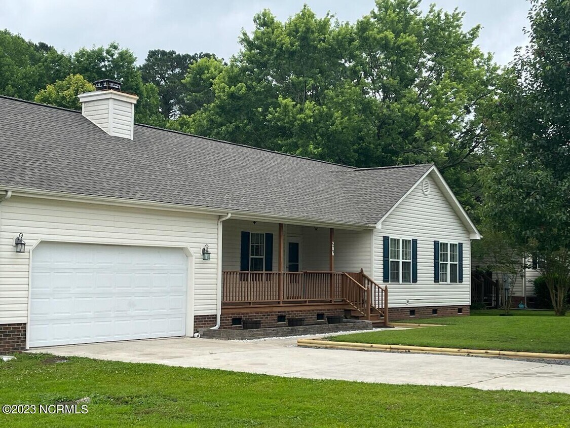 206 Cantle Ct Jacksonville NC 28540 House Rental in Jacksonville