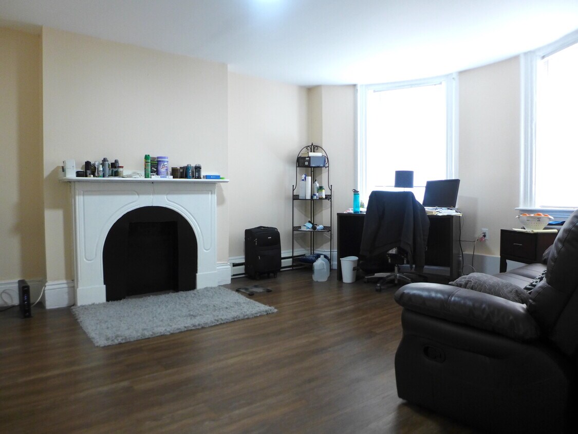 Primary Photo - 78 E Brookline St