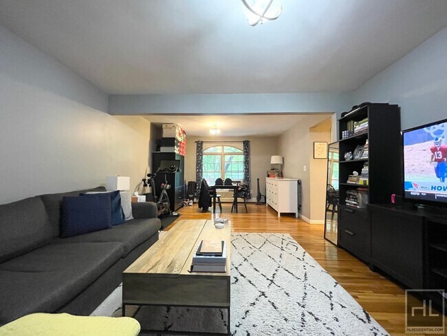 Foto del edificio - 30 AVENUE- Flex 2 Bedroom