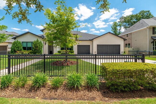 Building Photo - 10561 Lake Palmetto Dr