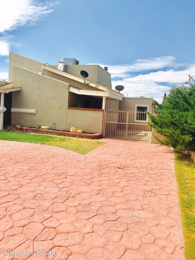 Building Photo - 10746 Fury Ln