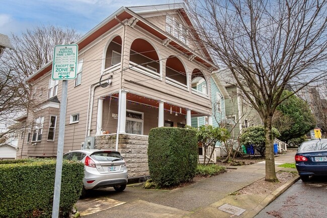 Foto del edificio - 1b/1ba Goose Hollow Apartment, close to everything!