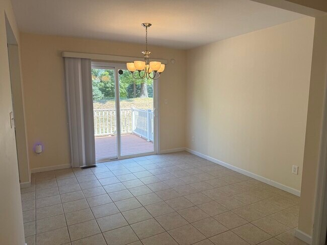 Foto del edificio - Rockwood Schools 3 Bedroom 2 full baths and 2 half Baths