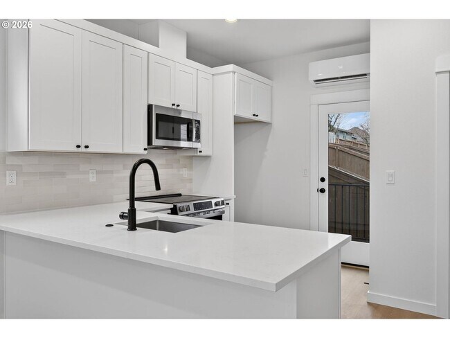 Building Photo - 4051 SW McKinley St