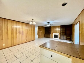 Building Photo - 1307 Redbud Trail