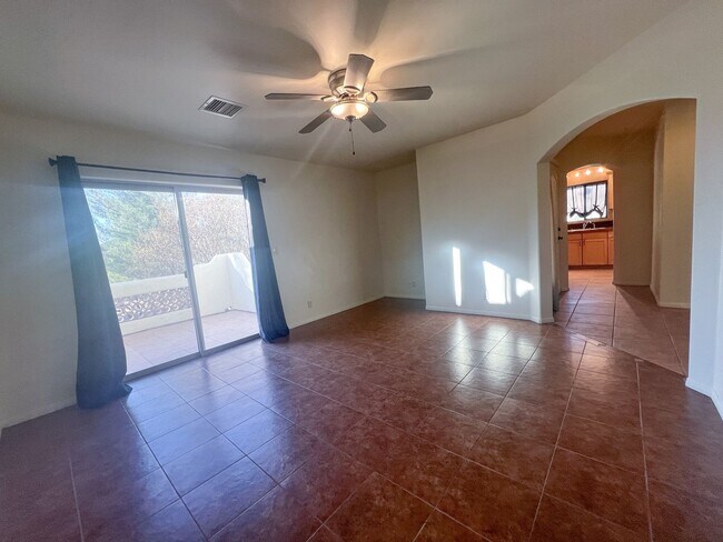 Foto del edificio - 5915 Thunder Ridge Rd