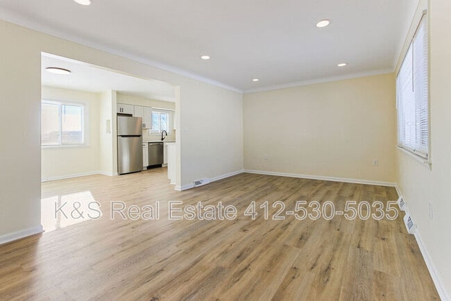 Building Photo - 1020 Grove St