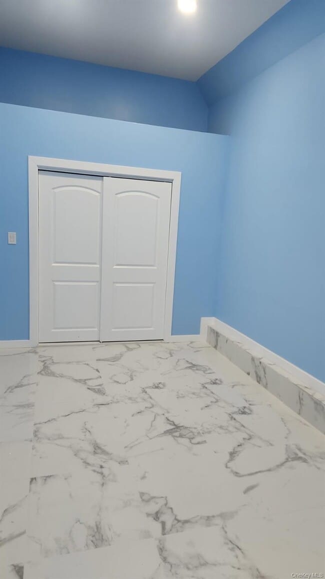 Foto del edificio - 108-54 217th Pl