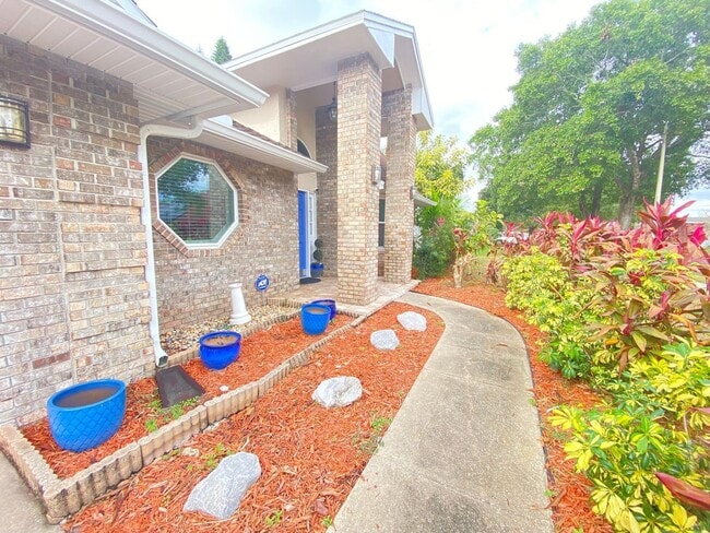 Building Photo - 4955 Southfork Ranch Dr