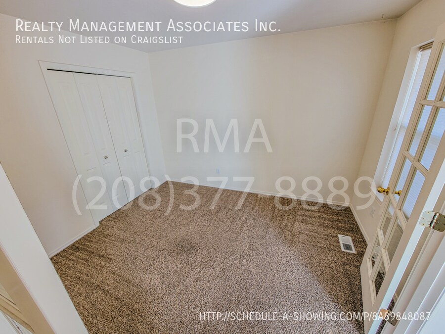 3 Bedroom Duplex in Columbia Village! Townhome Rentals in Boise ID