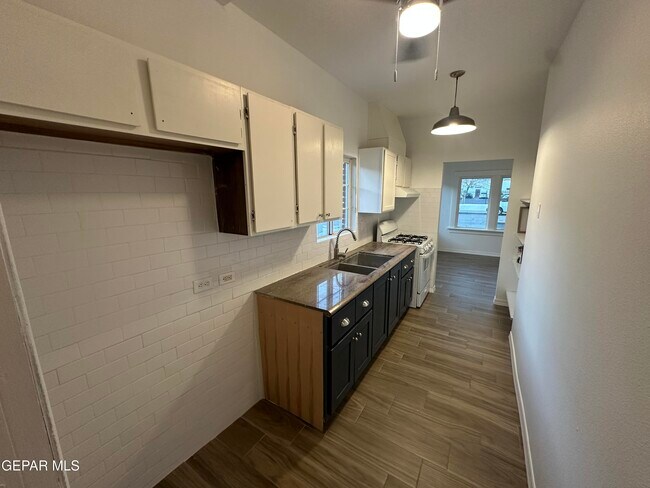 Foto del edificio - 3814 Hueco Ave