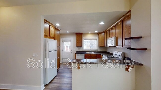 Building Photo - 809 N Wahsatch Ave