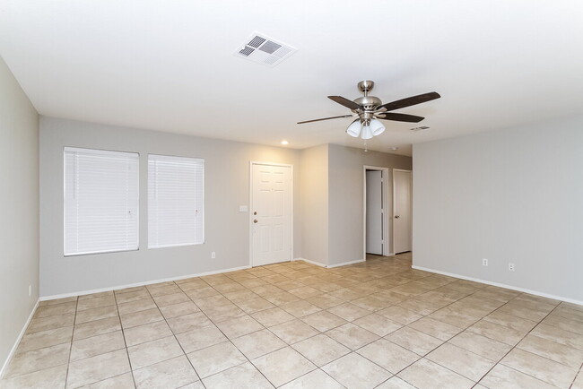 Building Photo - 1024 Sky Forest Dr