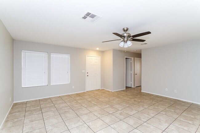 Foto del edificio - 1024 Sky Forest Dr