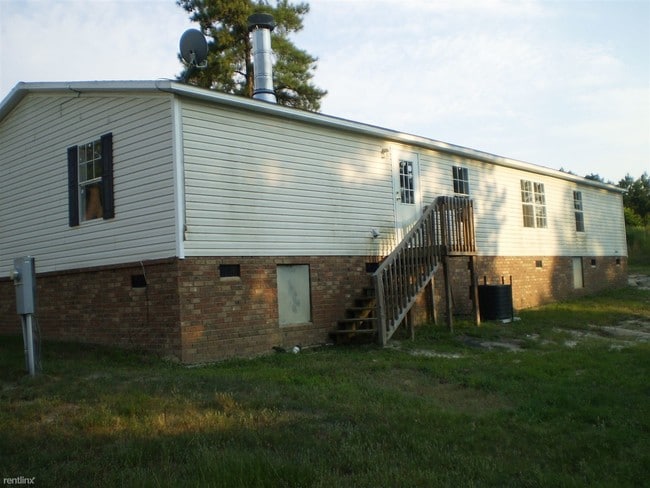Building Photo - 240 Crestridge Dr