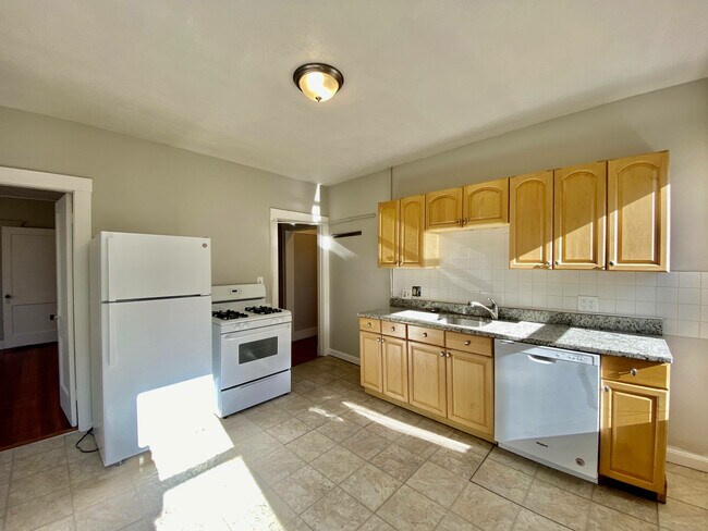 Foto del edificio - 30 North Beacon St