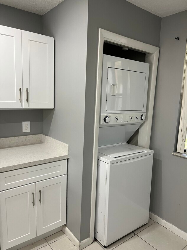 Foto principal - 11649 NW 26th St