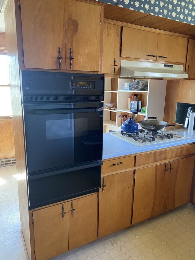 Foto del edificio - 817 W Walnut St