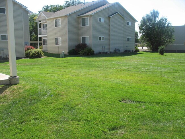 Foto del edificio - 2bed, 1bath, 950 Sq.ft. apartment (2nd Flo...