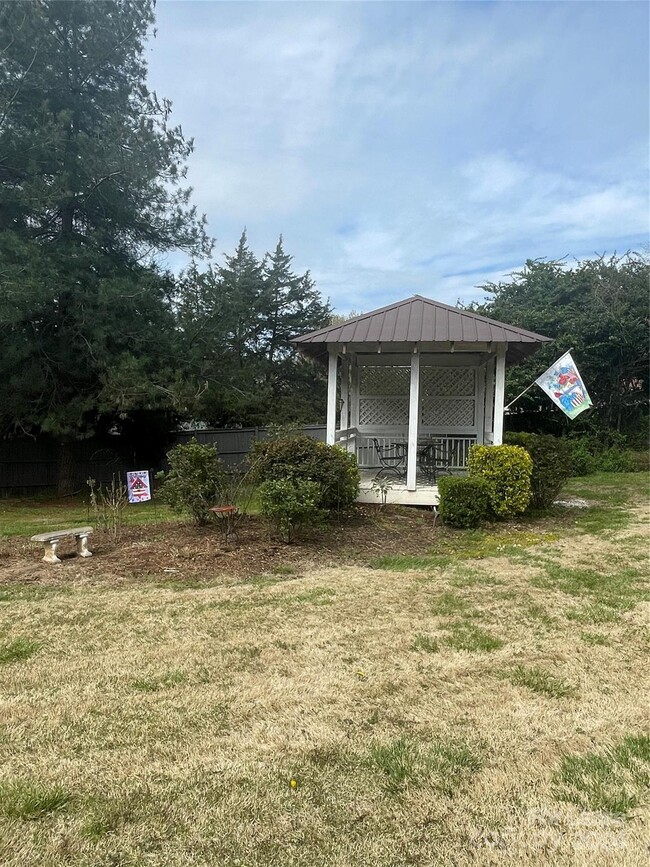 Building Photo - 616 Rustling Winds Dr