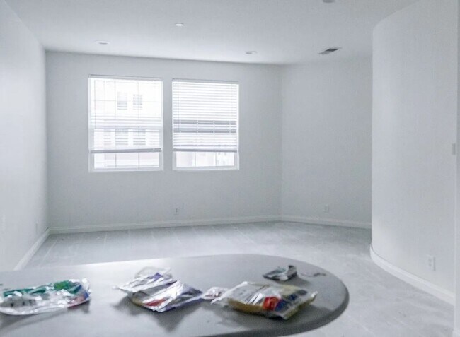 Building Photo - ? Stunning 3 Bedroom Home in Westpark – Corte Bella | 2-Car Garage | Pet Friendly | Available Apr...