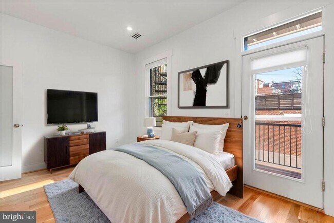 Foto del edificio - 3169 18th St NW