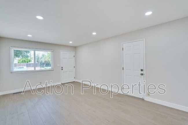 Building Photo - 457 Carneros Ave