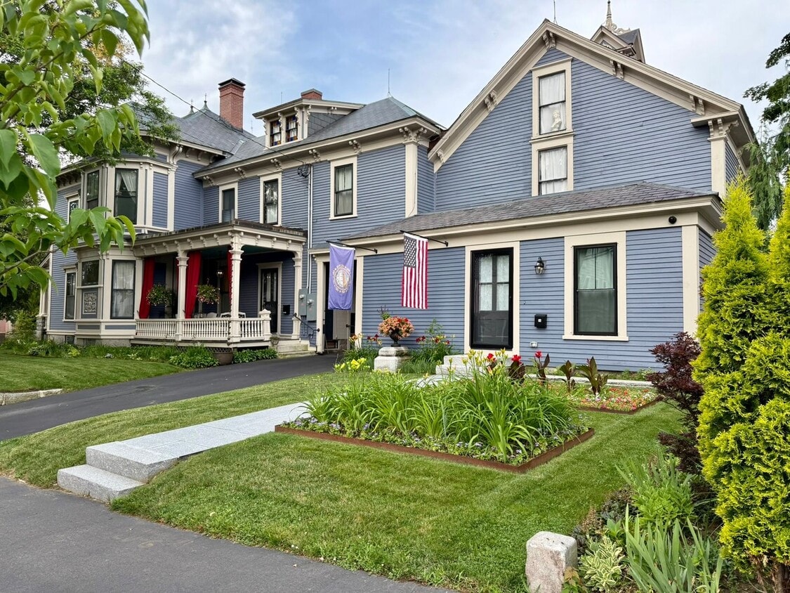 Primary Photo - Private and Stylish One-Bedroom, Available...