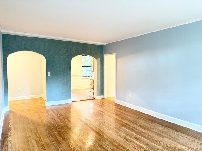 Building Photo - 412 Larchmont Acres