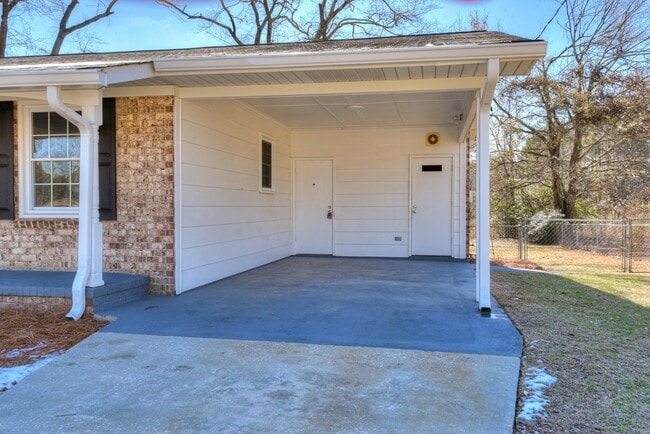 Foto del edificio - 1709 Forest Creek Ct