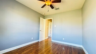 Building Photo - 11015 WARATH Oak Ct