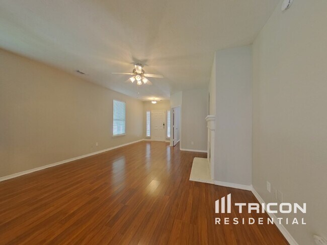 Foto del edificio - 28818 Hidden Cove Dr