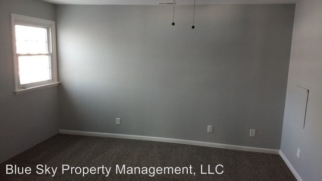Foto del edificio - 3 br, 2 bath House - 5216 W. Bethel Ave.