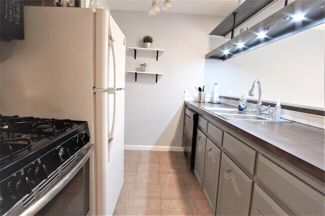 Foto del edificio - 4907 Misty Slope Ln