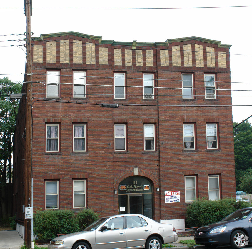 Building Photo - Oak Street Apartments